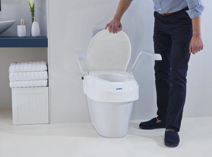 Invacare Aquatec 900 Rialzo WC Con Braccioli E Altezza Regolabile, Coperchio Incluso, Alzawater Per Anziani E Disabili, Comfort E Sicurezza - 3